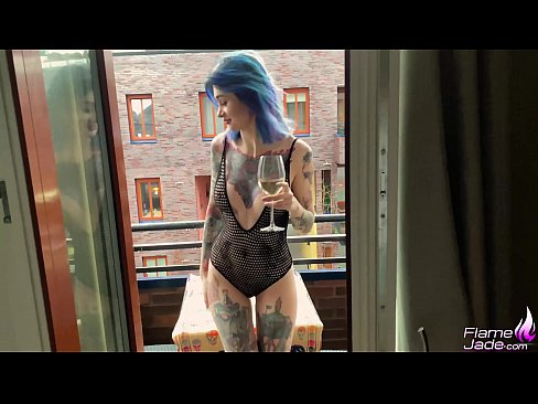 ❤️ Milzīga meitene sūc ar rīklīti un kaislīgi drāž zem klajas debess ❤❌ Sekss video pie mums lv.sayhentai.ru ❌